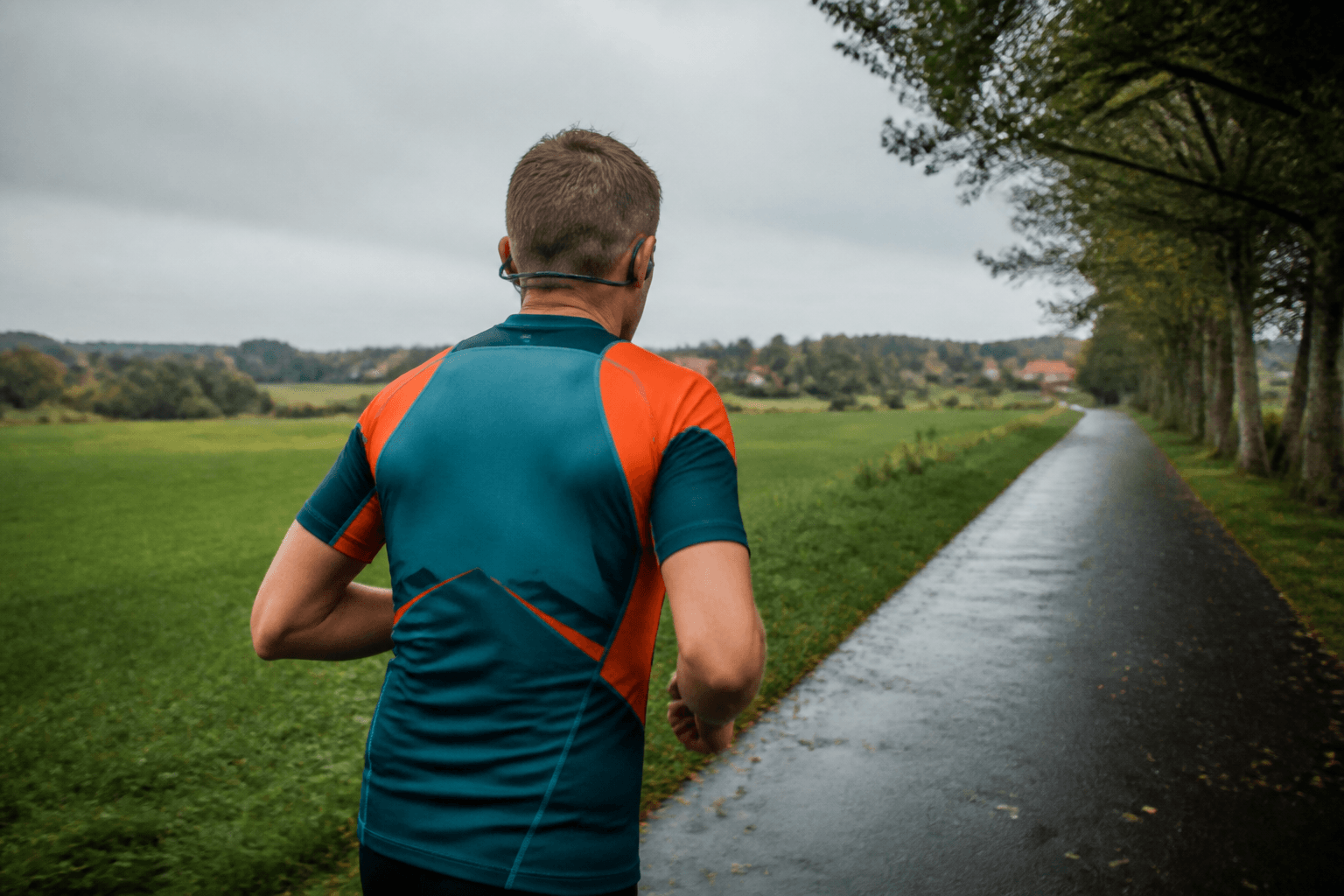 Shokz OpenRun Pro 2: słuchawki kostne na trening